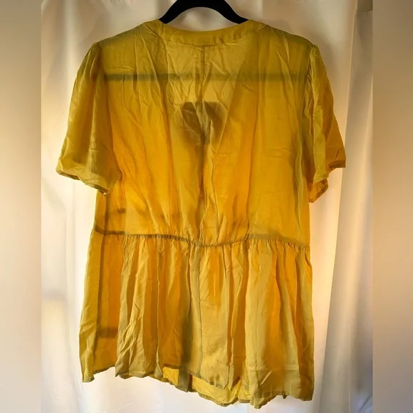 NWOT Golden Yellow Maternity Top Size L - Picture 3 of 3